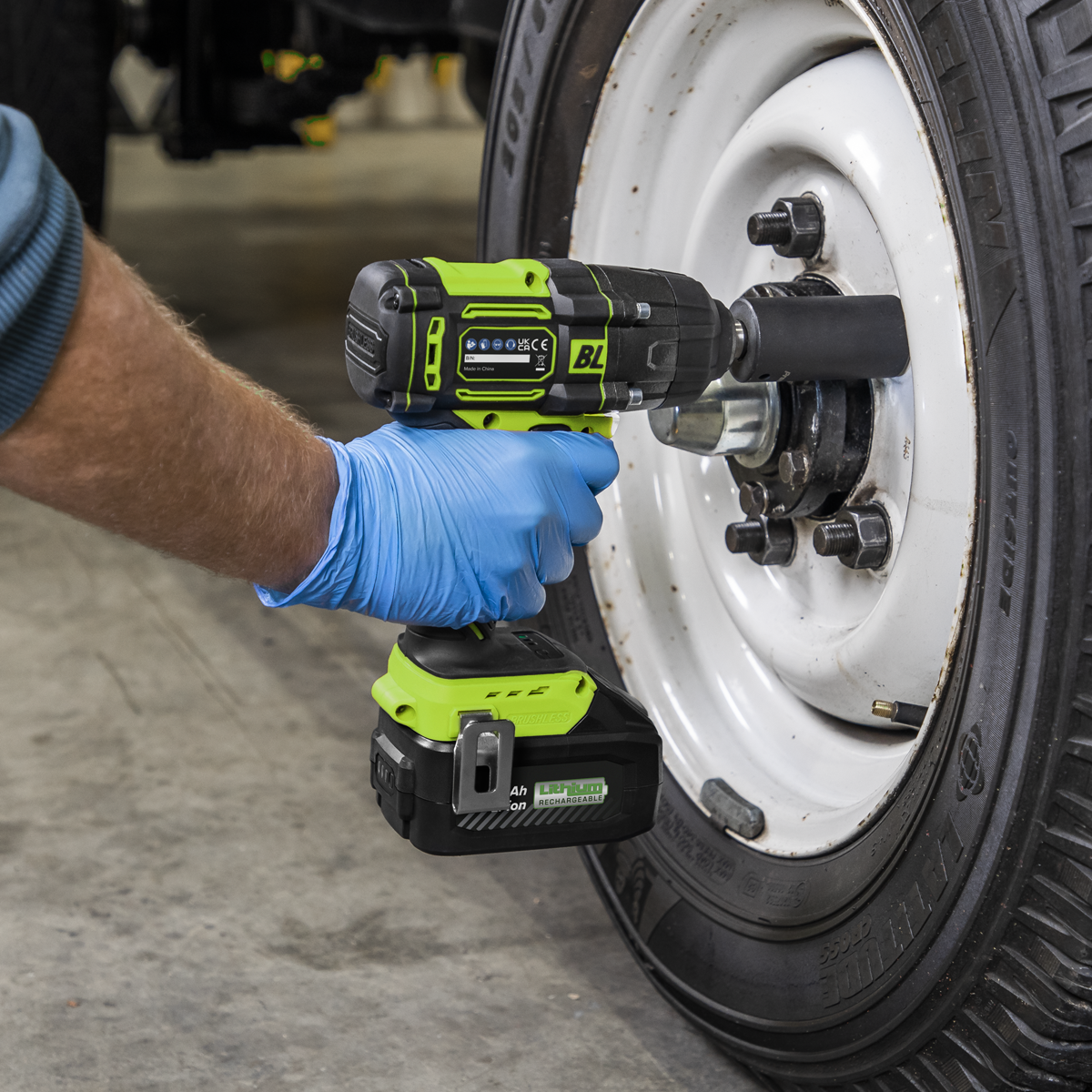 Sealey Cordless Impact Wrench 18V 4Ah 1/2"dr Sealey Cordless Impact Wrench 18V 4Ah 1/2"dr