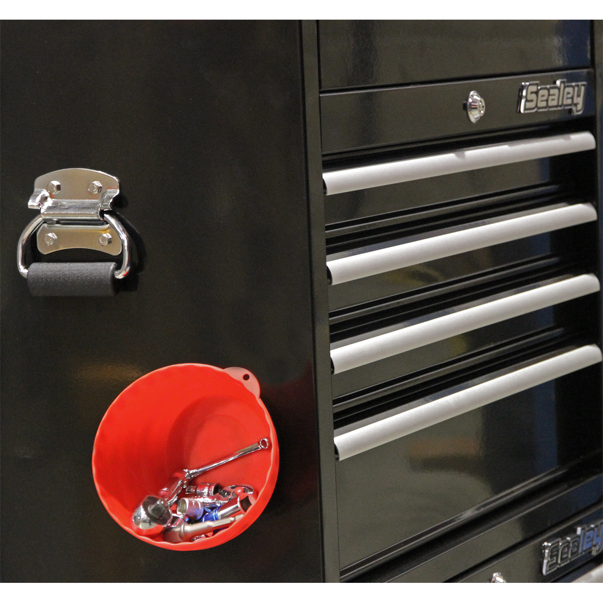 Sealey Magnetic Collector 150mm Red Sealey Magnetic Collector 150mm Red